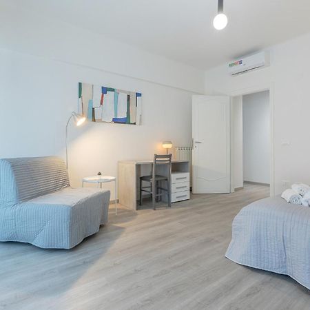 Matinum Central & Spacious Apartment Болонья Екстер'єр фото