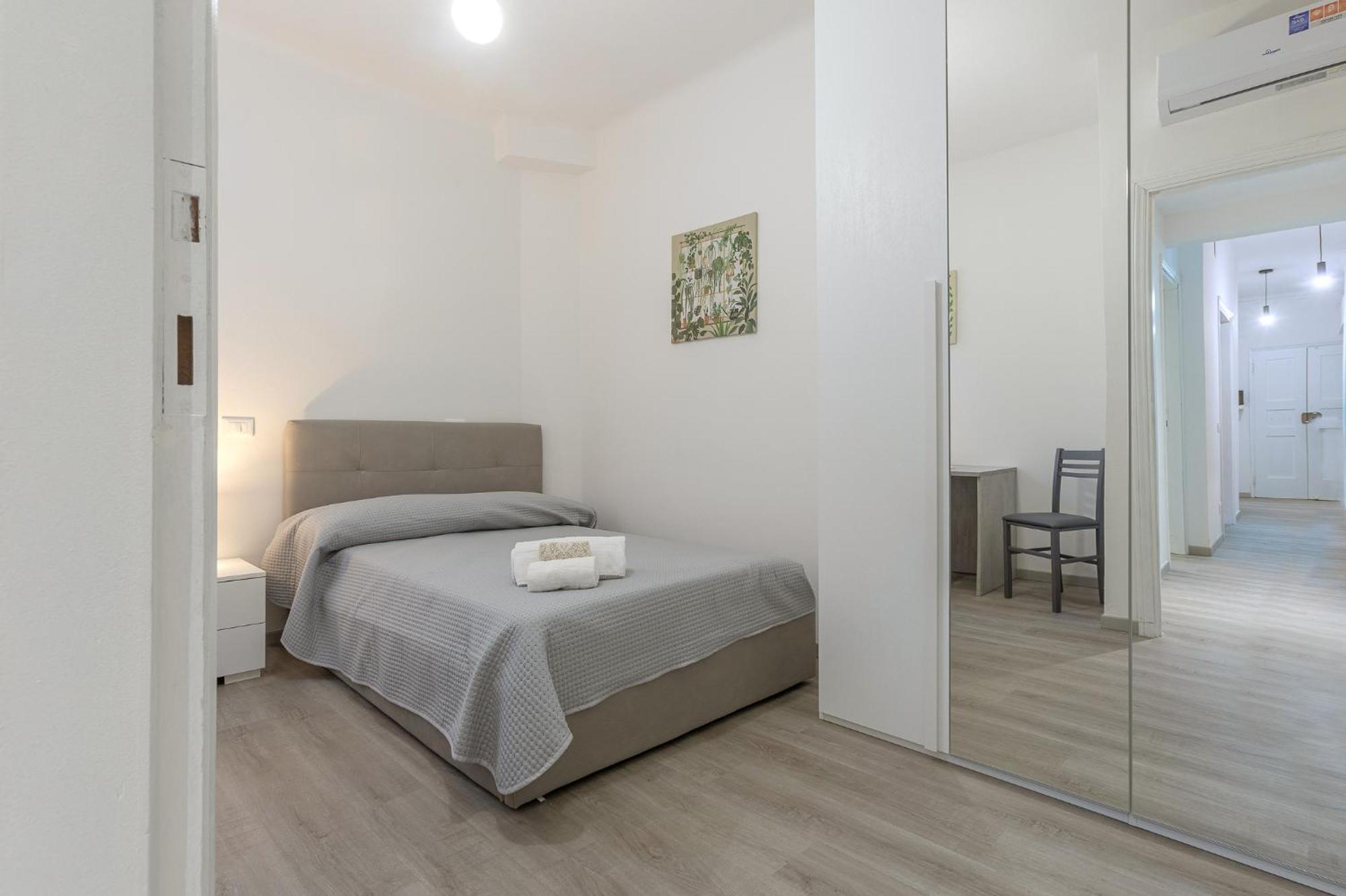Matinum Central & Spacious Apartment Болонья Екстер'єр фото