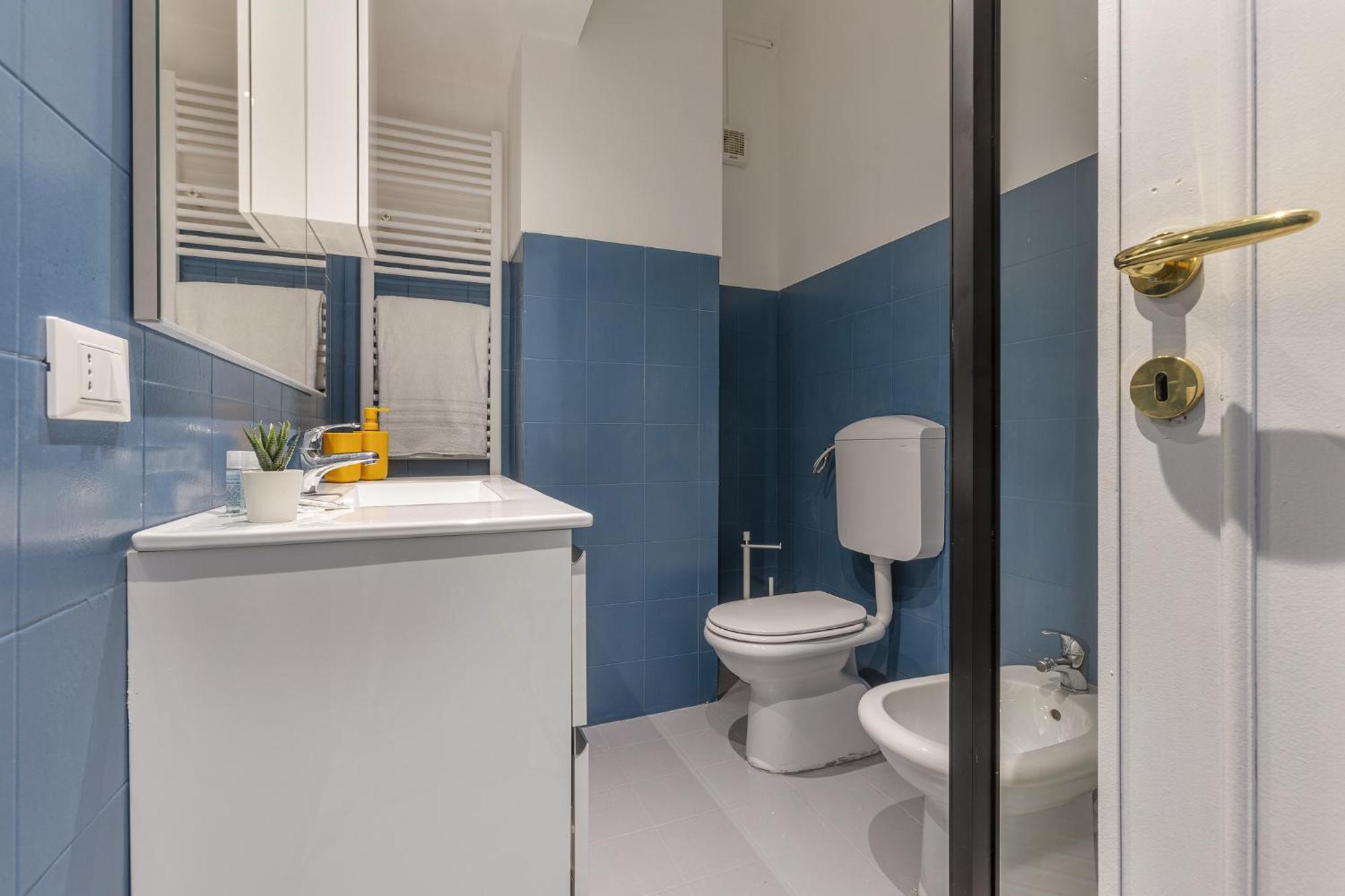 Matinum Central & Spacious Apartment Болонья Екстер'єр фото