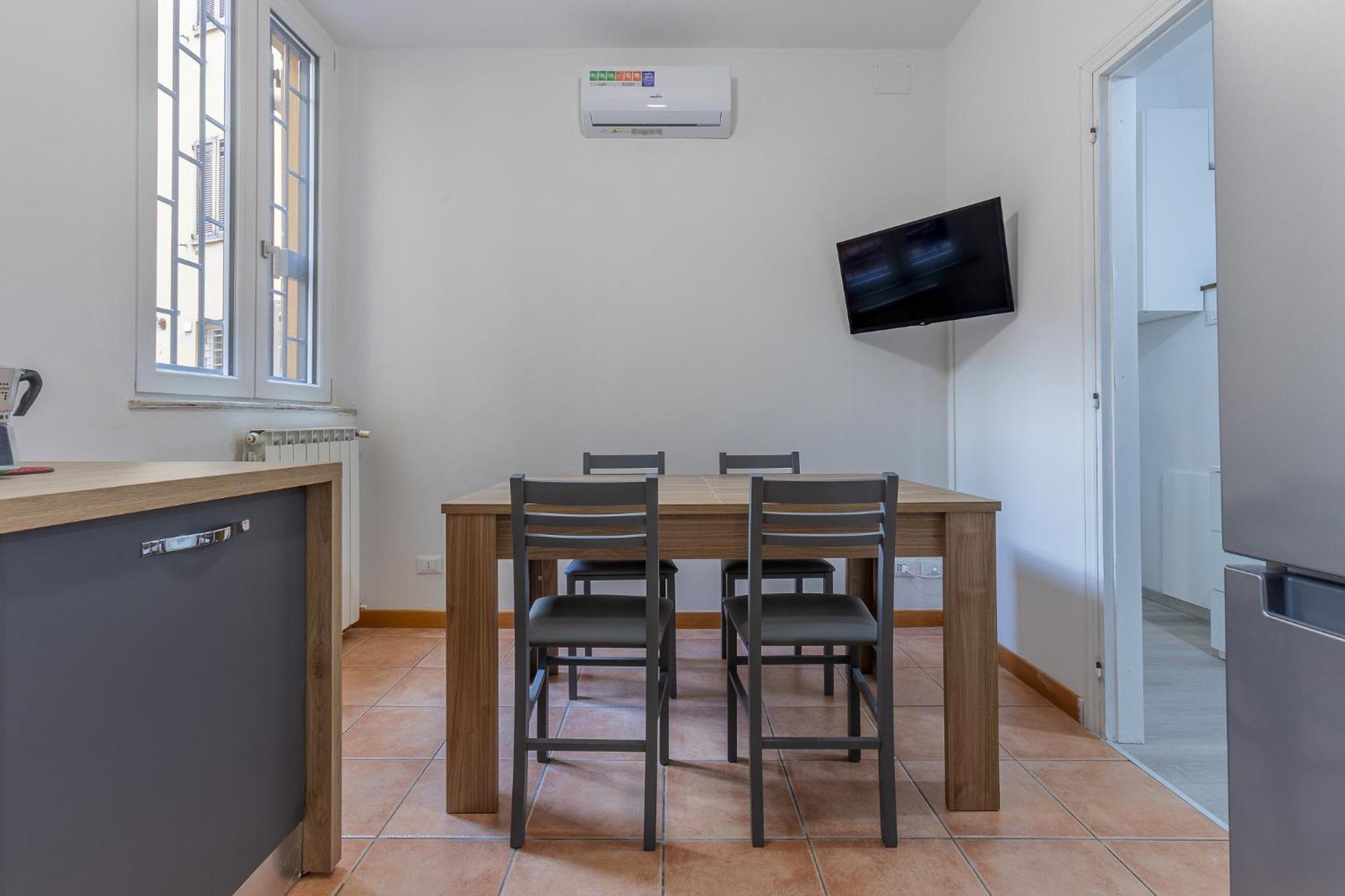 Matinum Central & Spacious Apartment Болонья Екстер'єр фото