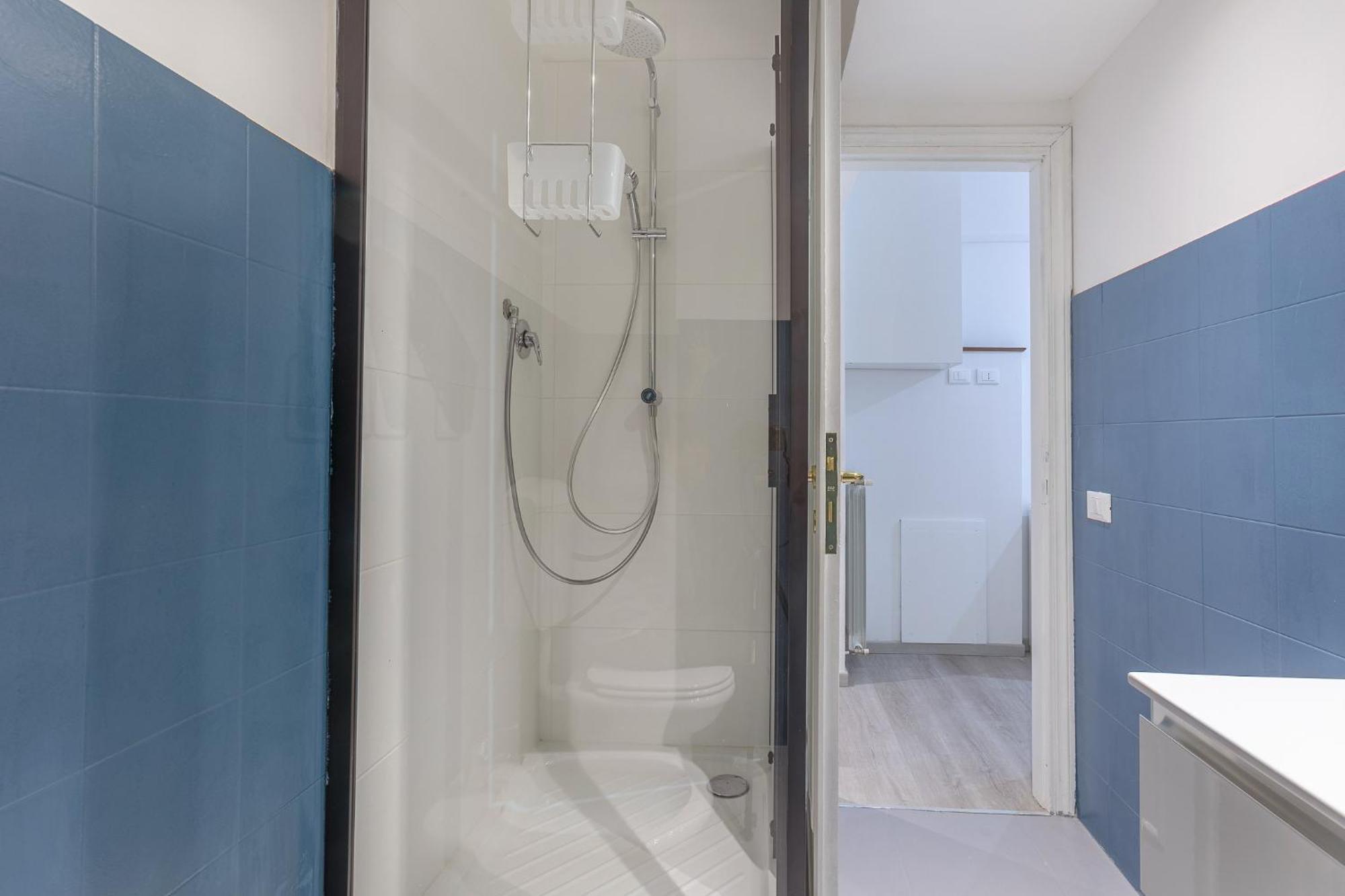 Matinum Central & Spacious Apartment Болонья Екстер'єр фото