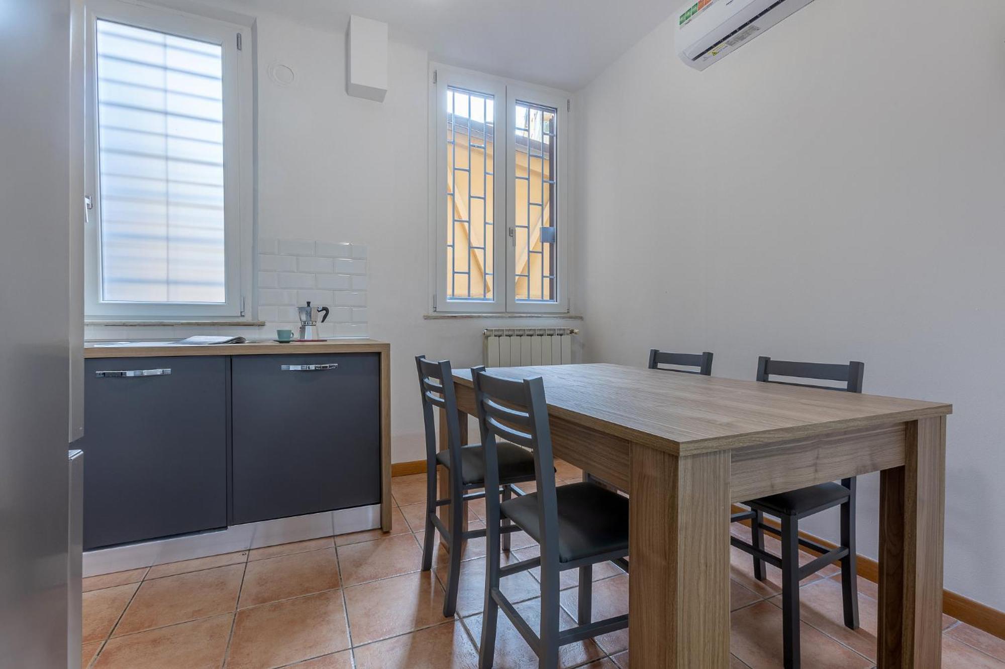 Matinum Central & Spacious Apartment Болонья Екстер'єр фото